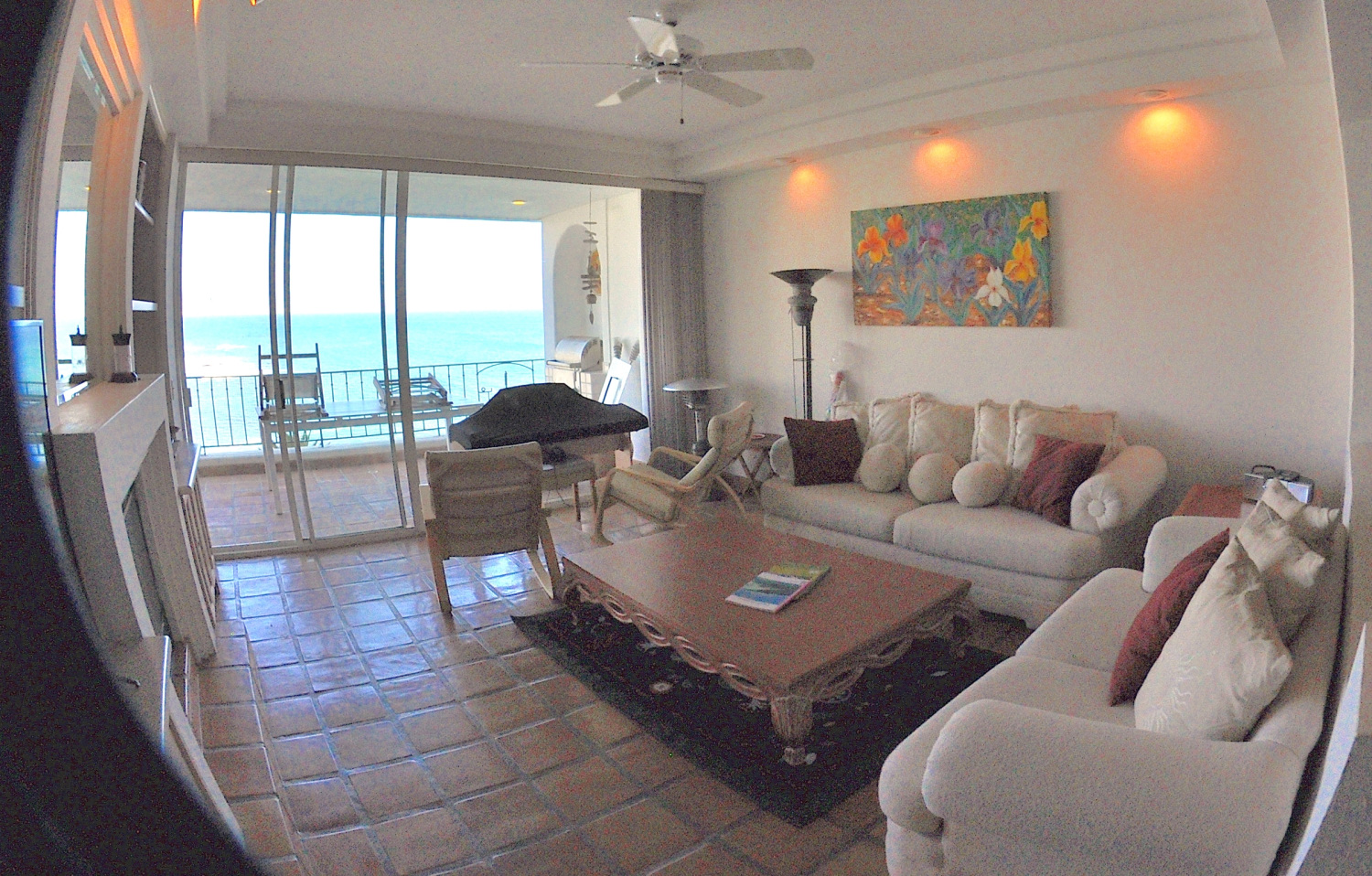 Club-marena-las-brisas201_livingroom.JPG