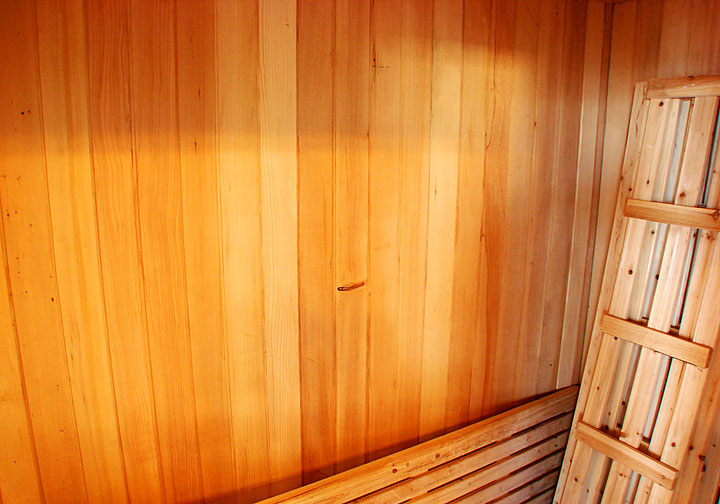 cmlb901sauna.jpg