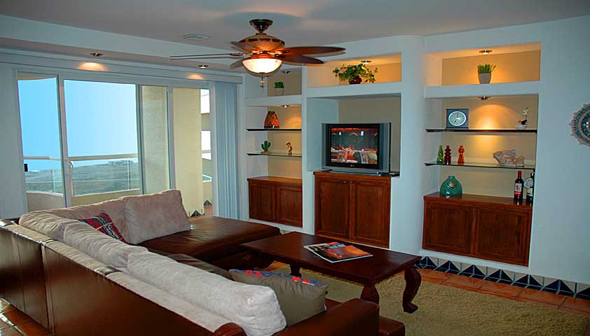 Rosarito-La-Jolla-del-Mar-Zaphiro-607-living.jpg