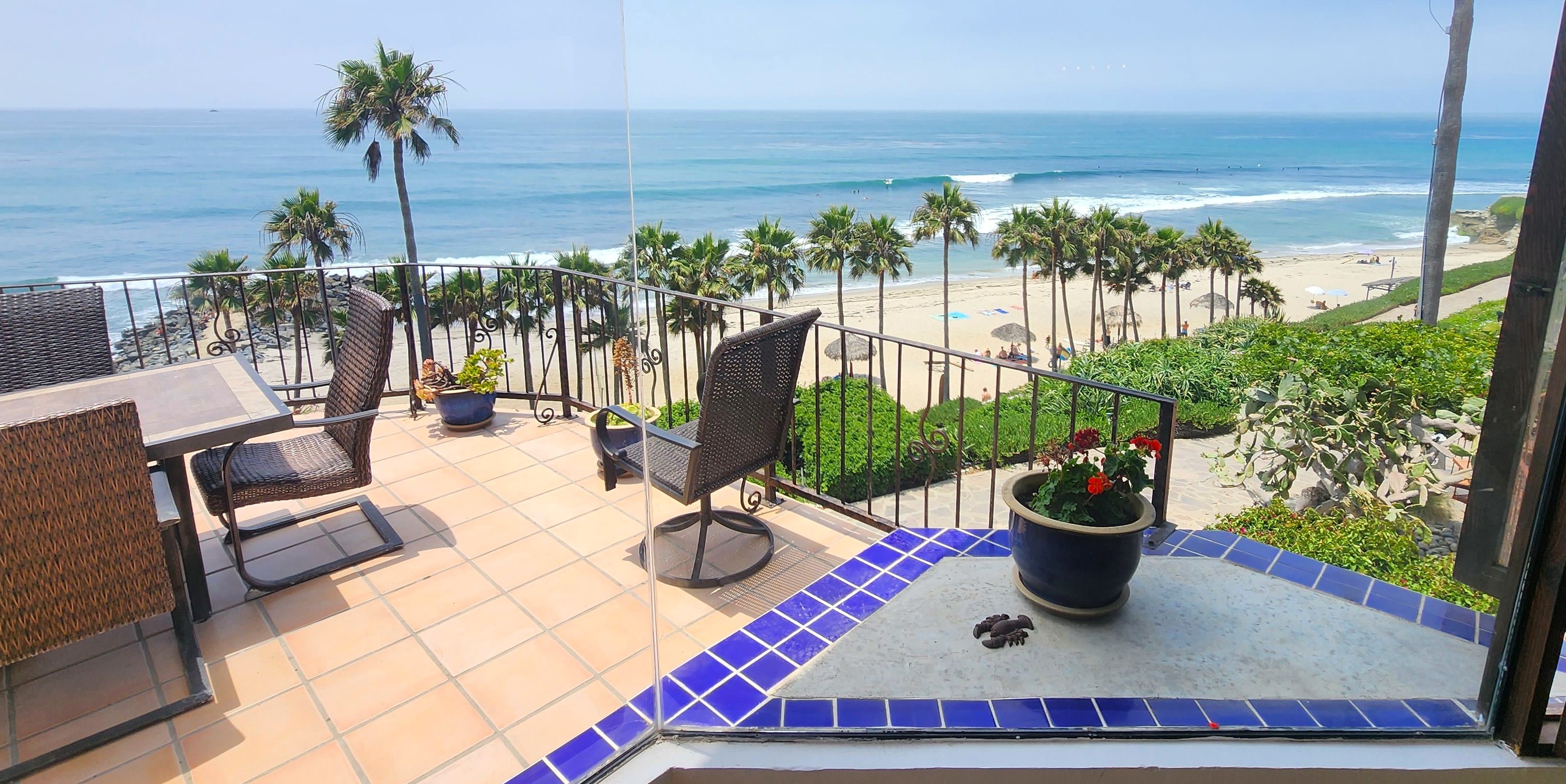 CasaBahiti_PatioviewofSurf.jpg